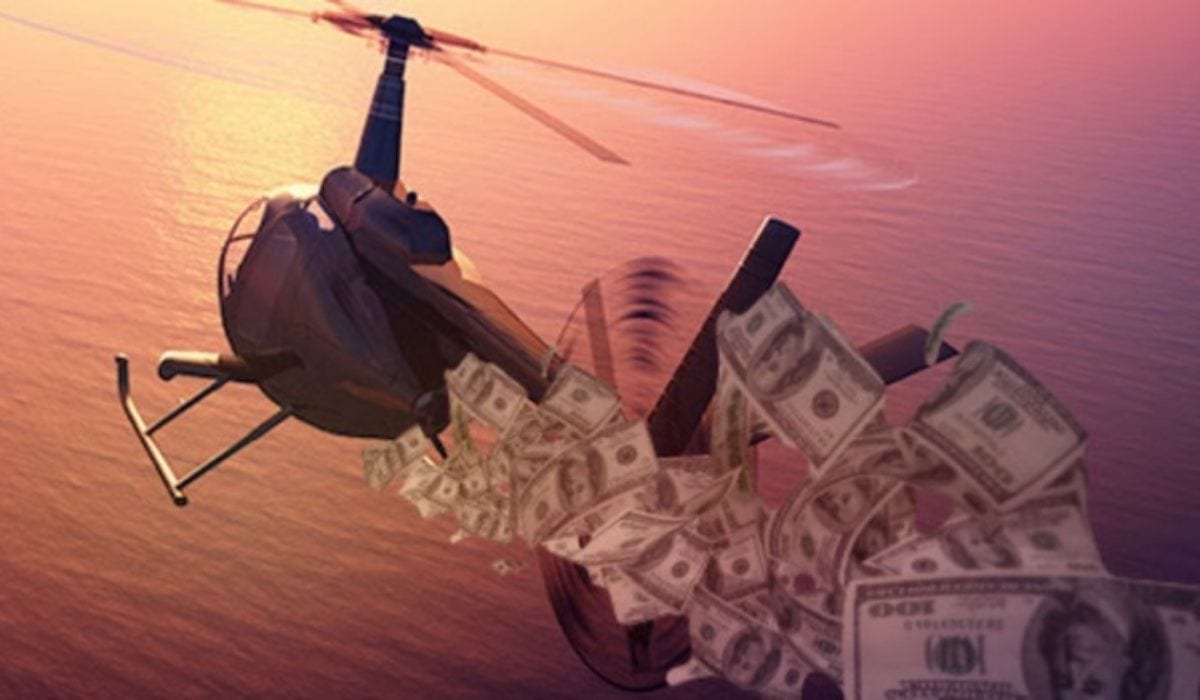 Во что превратились «вертолётные» деньги за полгода? Заглавный коллаж новости.