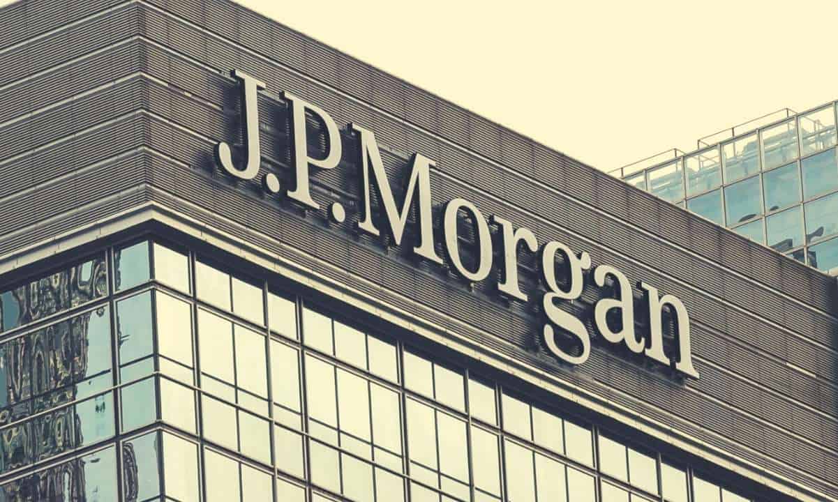 JPMorgan Chase и CME хотят приобрести Bithumb | Готовится 3-й биткоин-ETF | Отличие рынка в 2017 и 2021 году. Заглавный коллаж новости.