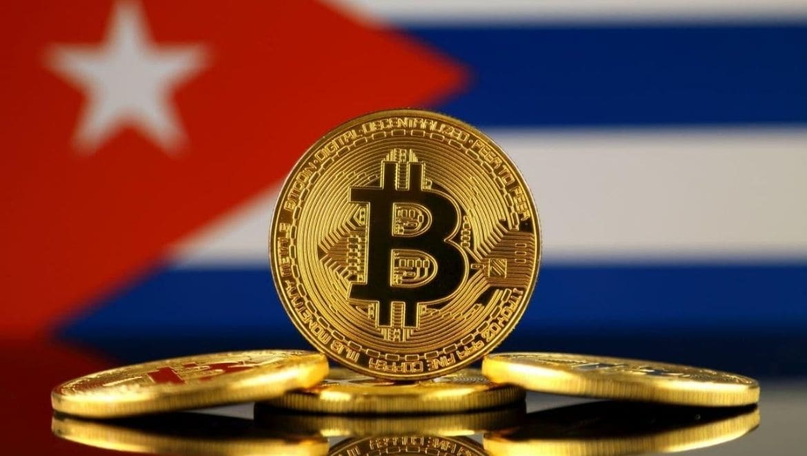 Куба планирует принять и регулировать крипту. Заглавный коллаж статьи.