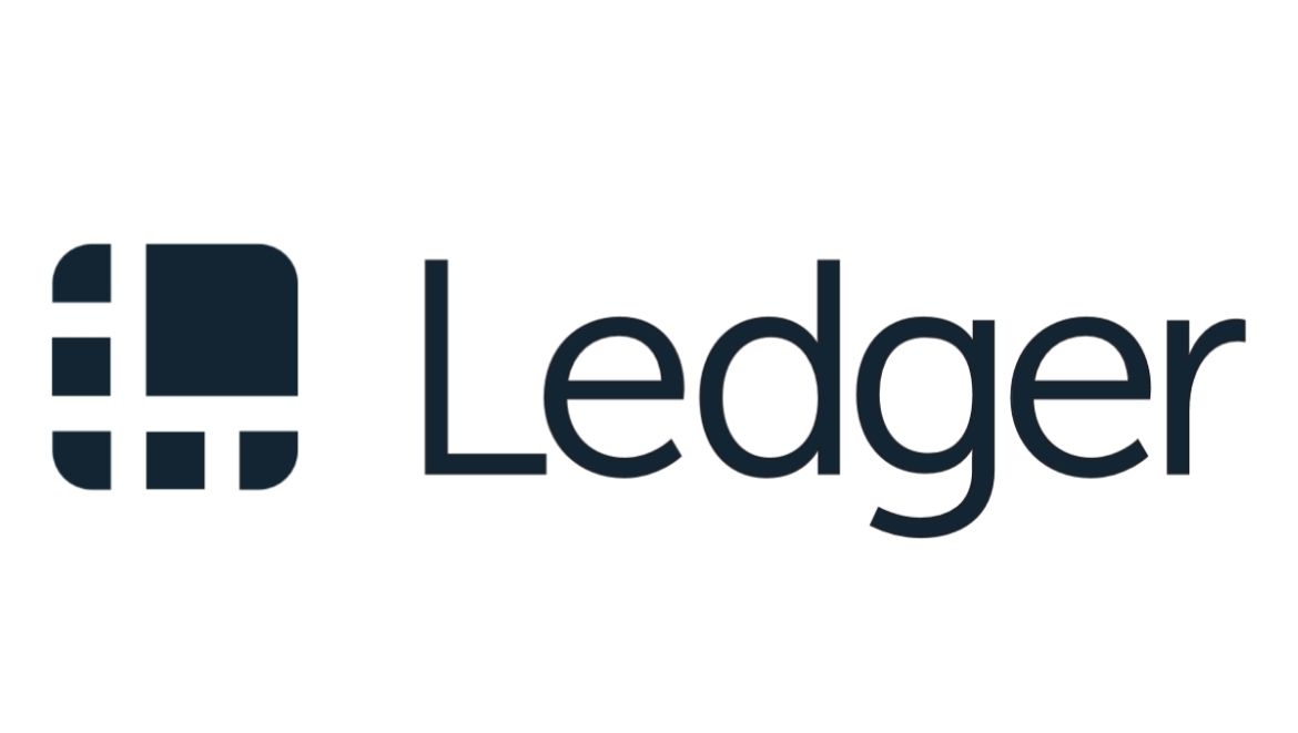 Ledger теперь поддерживает Binance Smart Chain. Заглавный коллаж новости.