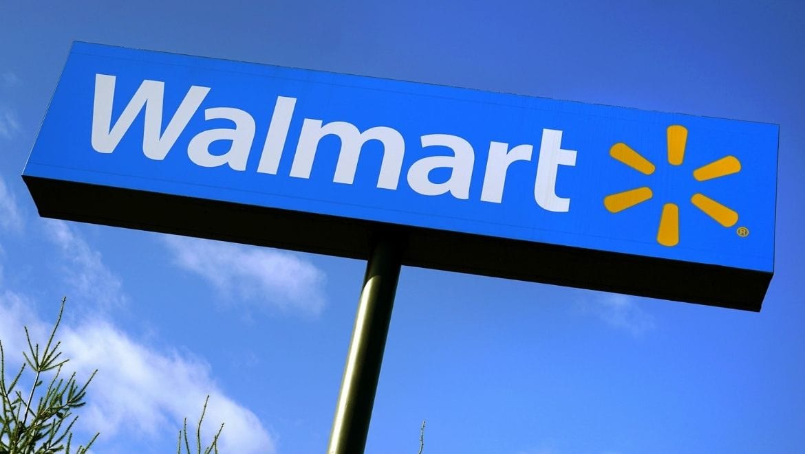 Walmart открыли вакансию специалиста по криптовалютам. Заглавный коллаж новости.