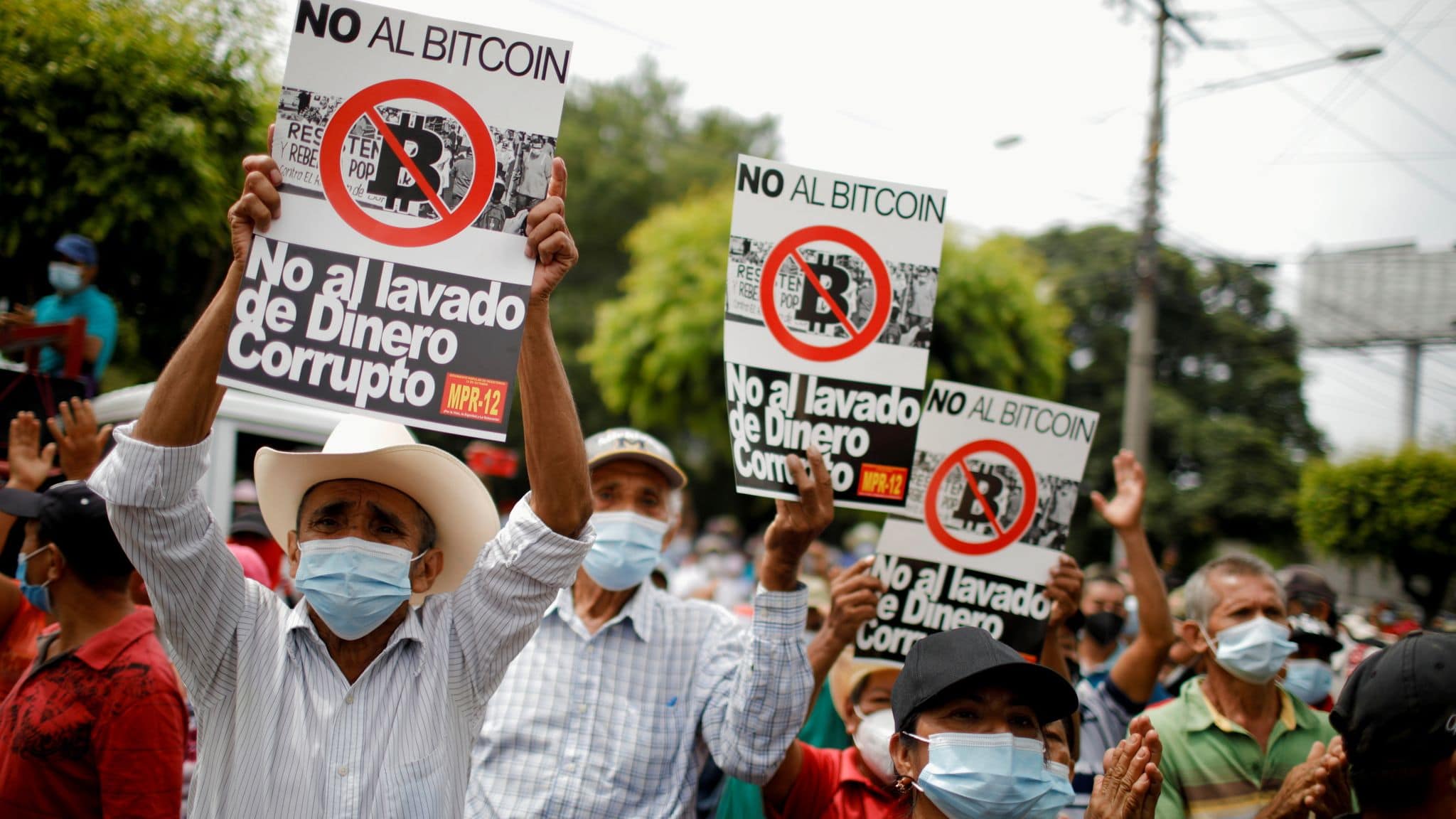 День независимости Сальвадора превратился в день биткоин-протестов.
