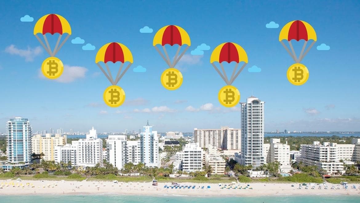 Airdrop от мэра: жителям Майами будут раздавать биткоины. Заглавный коллаж новости.