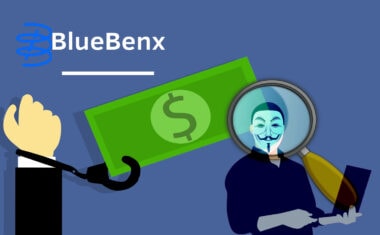 BlueBenx блокирует выдачу средств